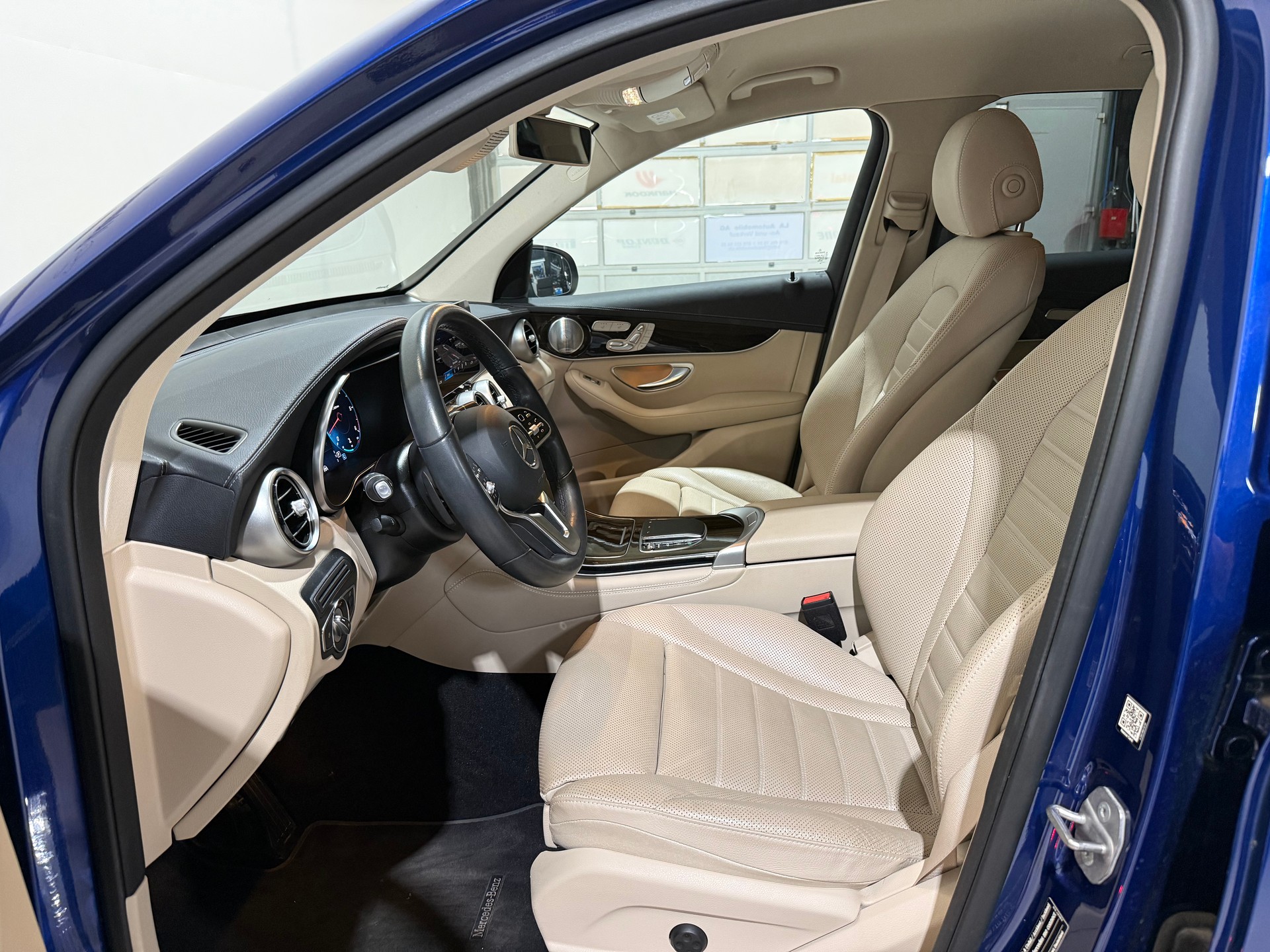 MERCEDES-BENZ GLC 400 d 4Matic 9G-Tronic CH-Fahrzeug-image-12