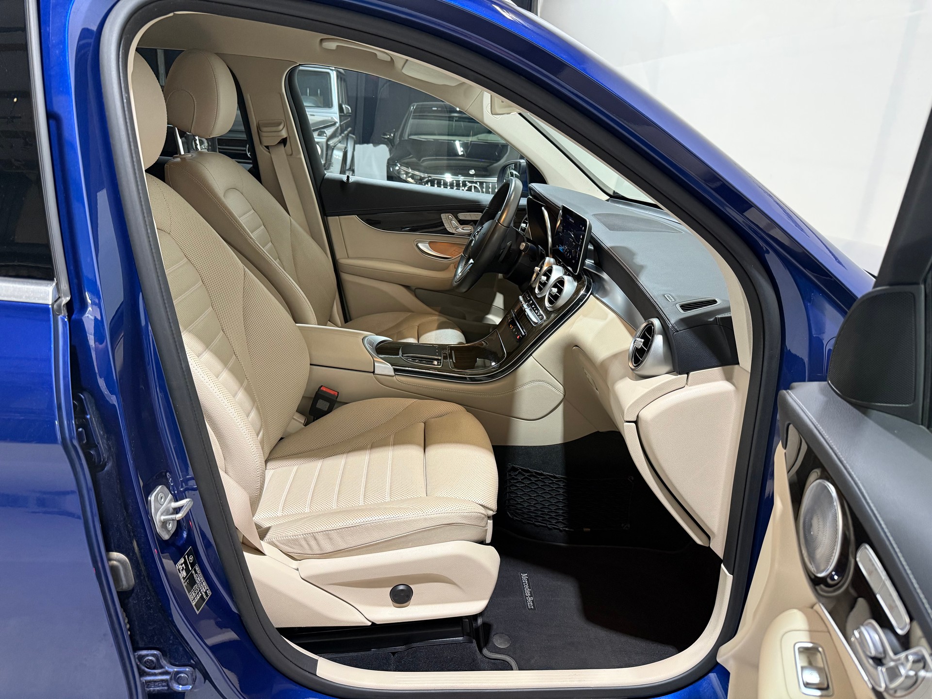 MERCEDES-BENZ GLC 400 d 4Matic 9G-Tronic CH-Fahrzeug-image-13