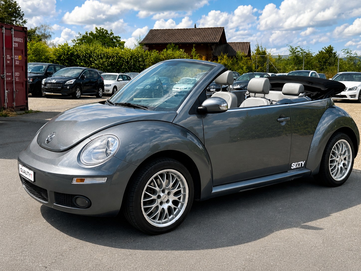 VW Beetle Cabrio 1.8 T Sixty-image-5