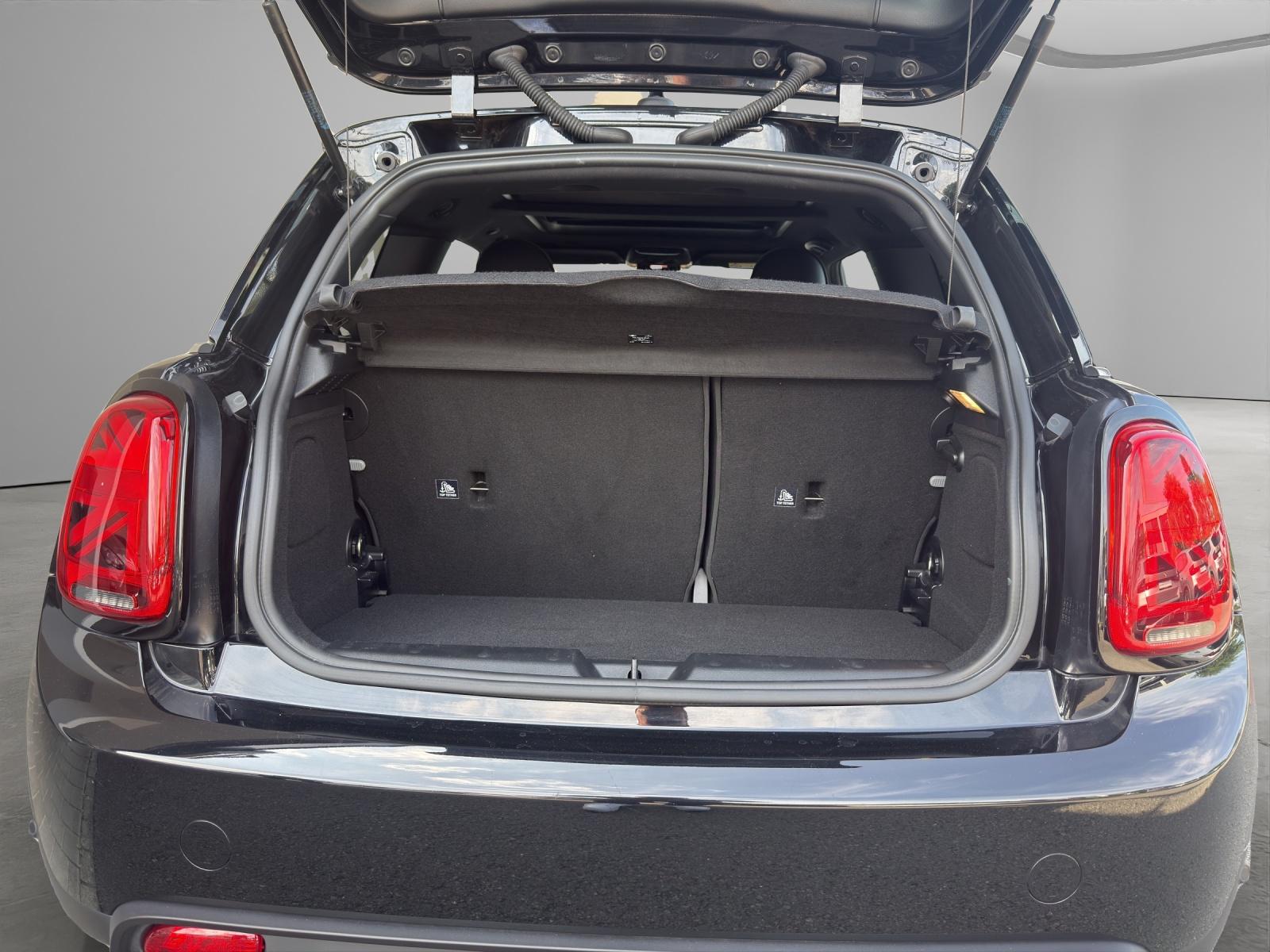 MINI F56 Cooper SE-image-16