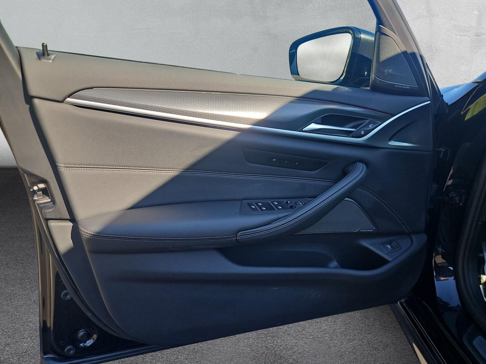 BMW 520d xDrive Touring Pure M Sport (CH)-image-16