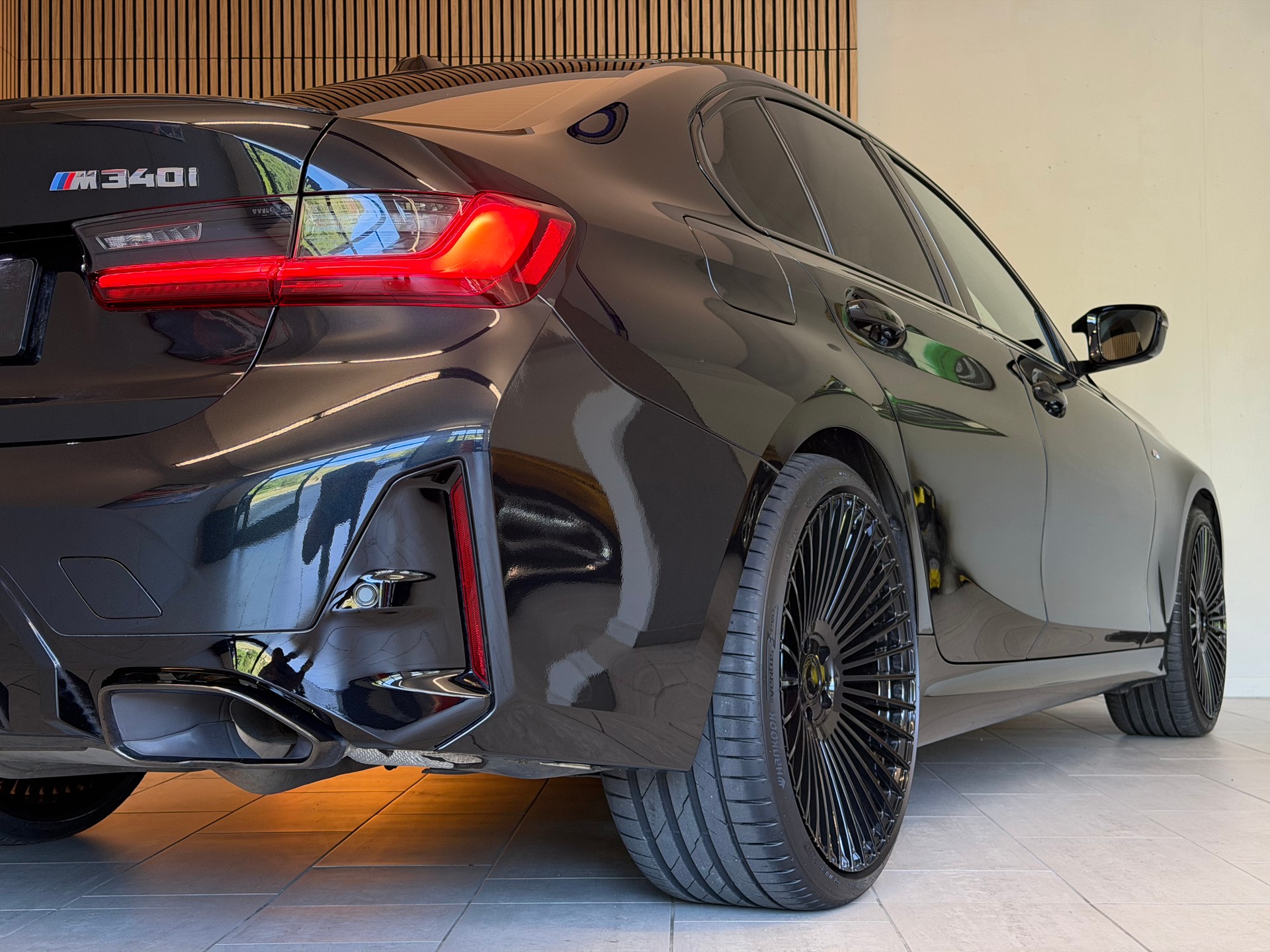 BMW M340i xDrive 48V Steptronic M Sport-image-9