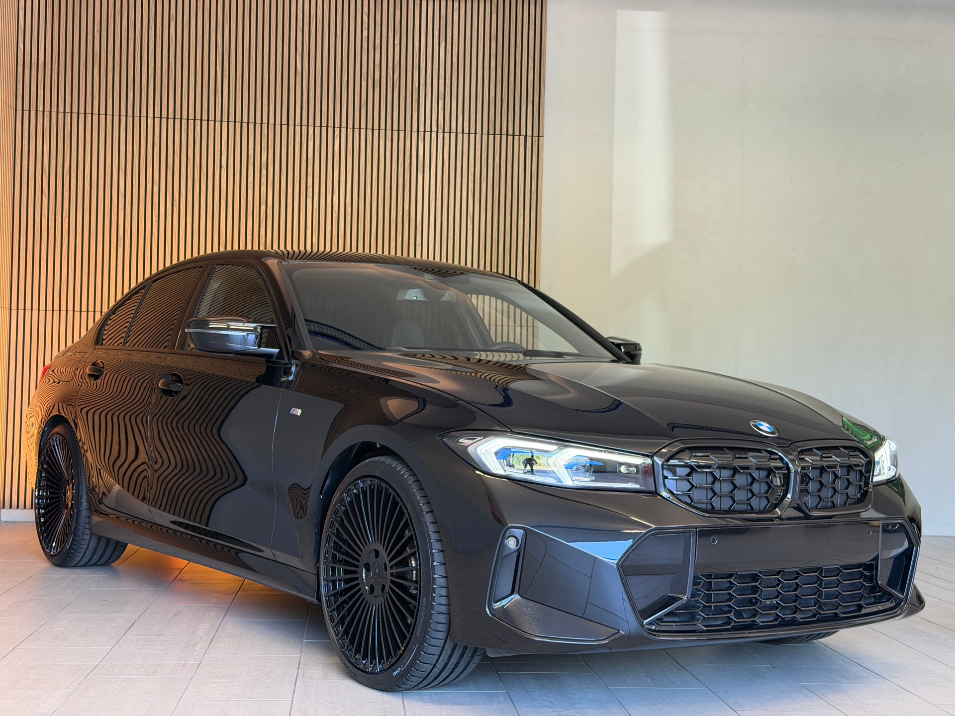 BMW M340i xDrive 48V Steptronic M Sport-image-5