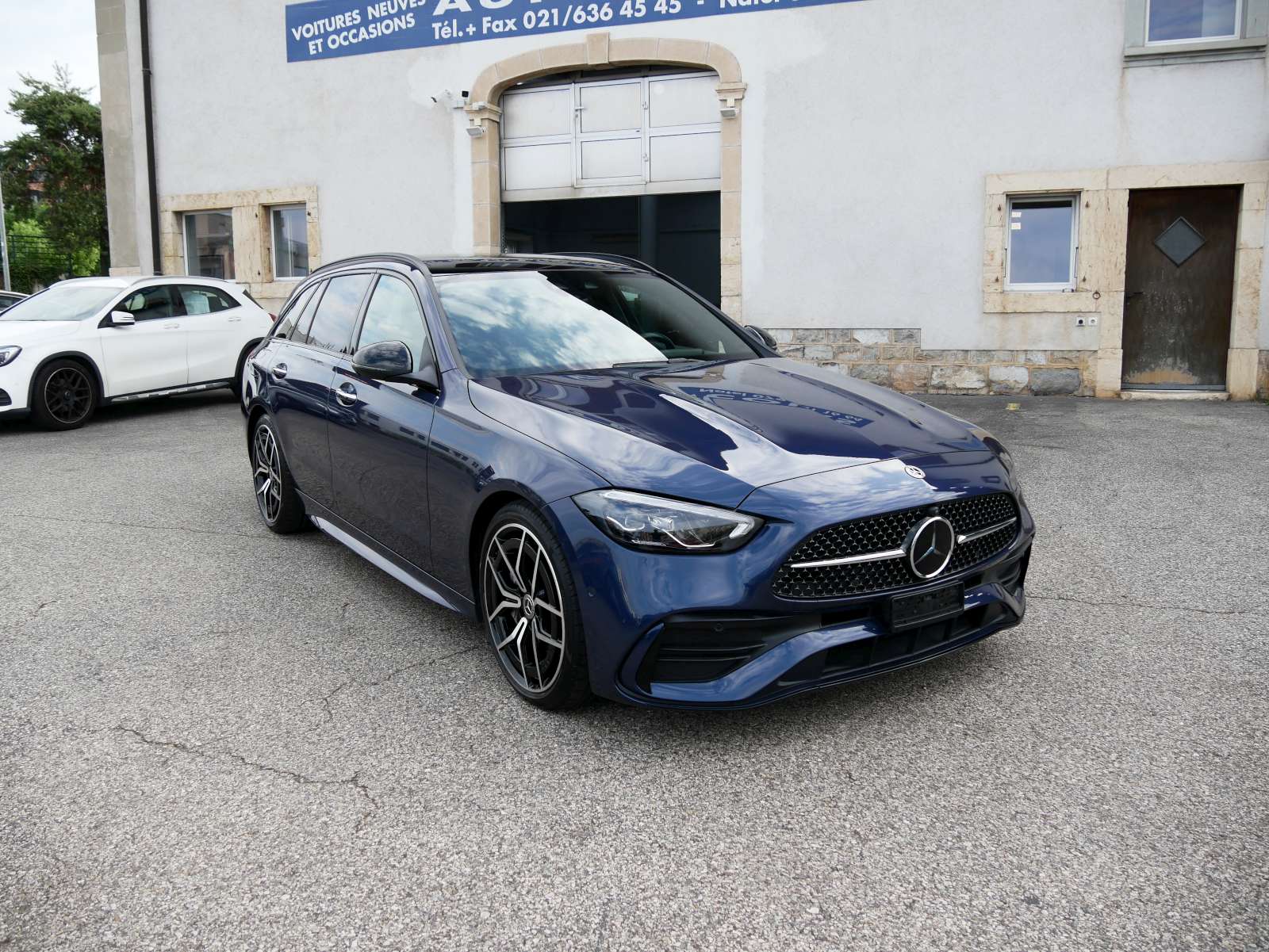MERCEDES-BENZ C 220 d T 4Matic AMG Line-image-5