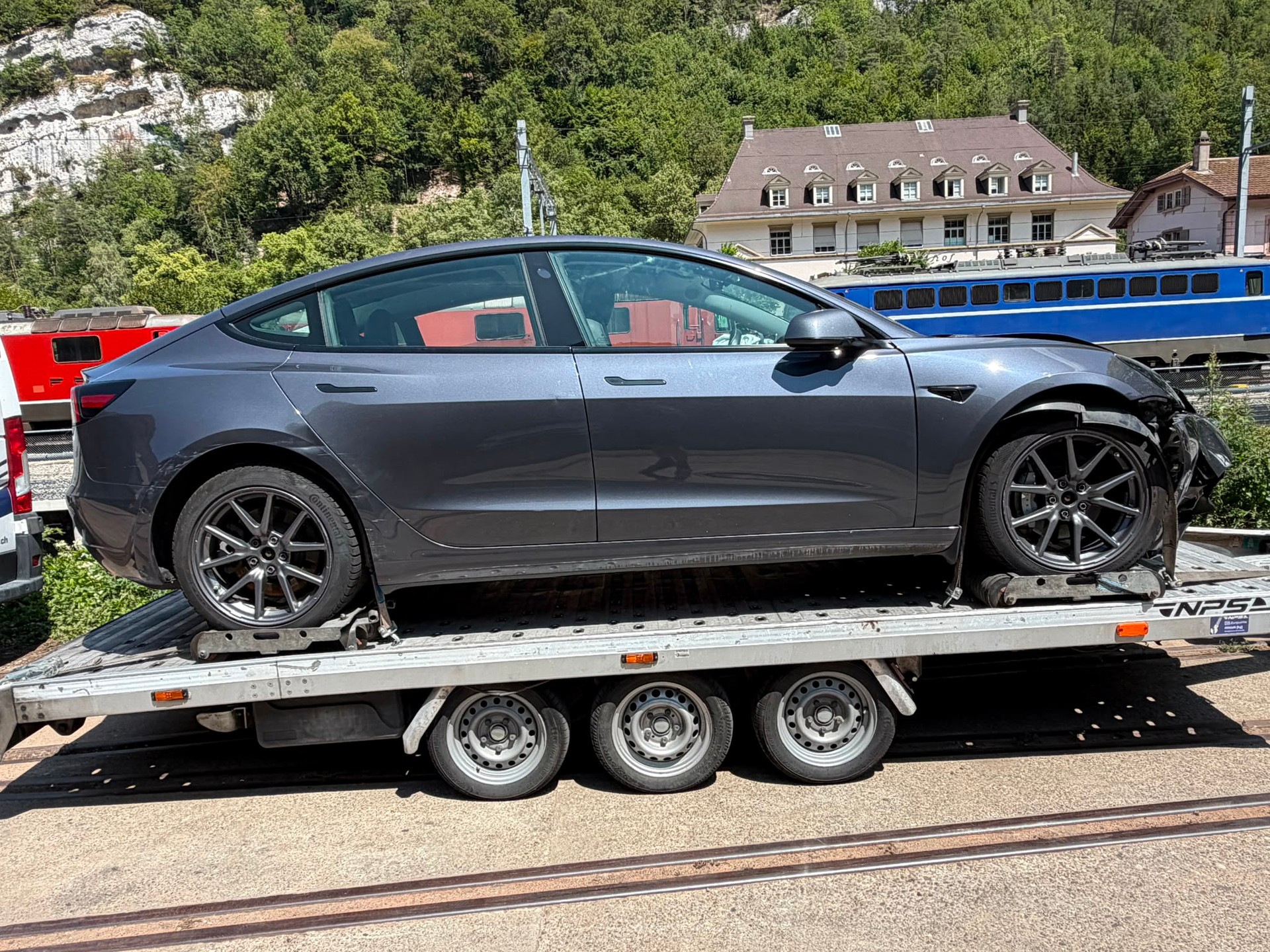 TESLA Model 3 Long Range Dual Motor AWD-image-1