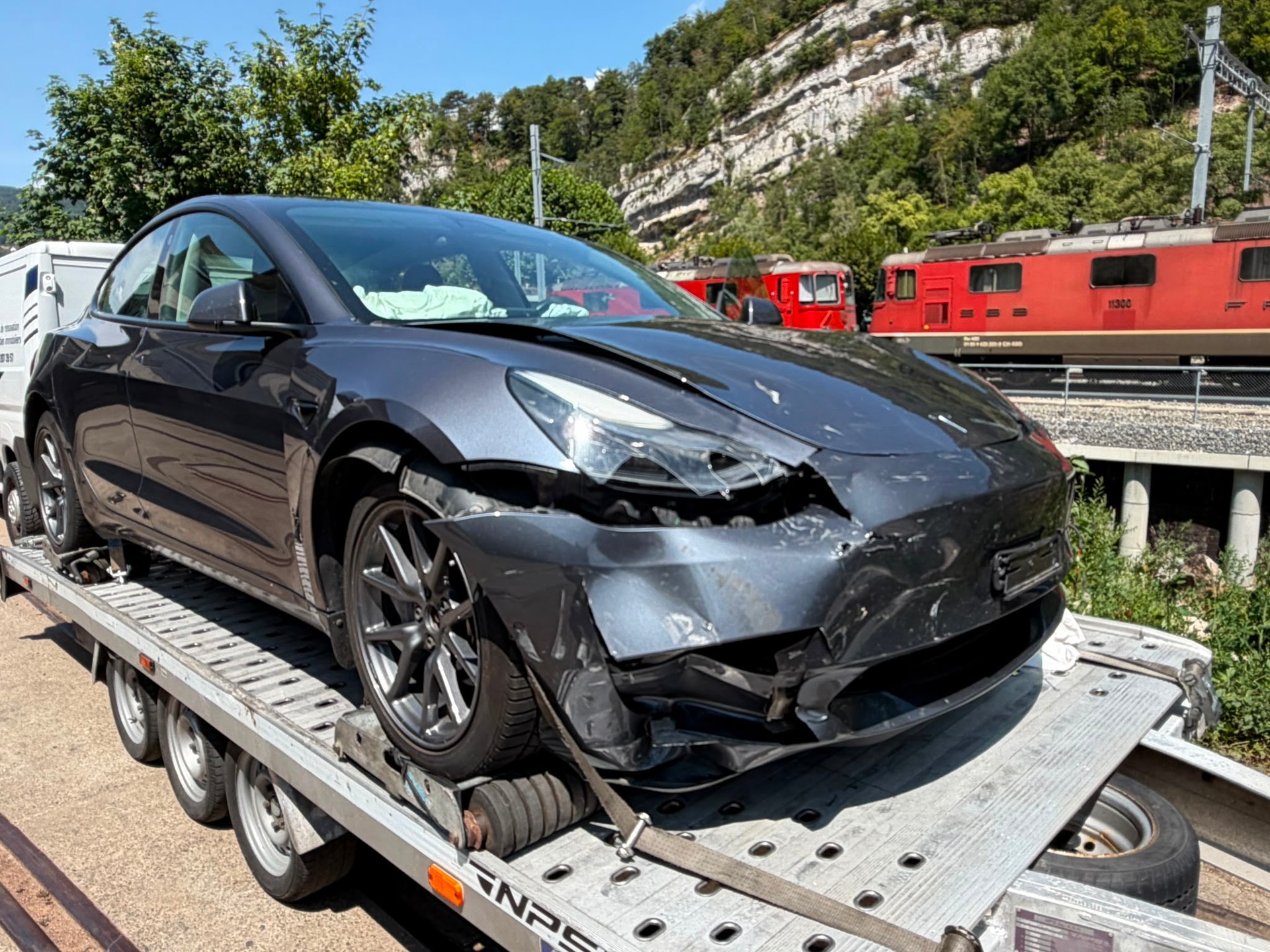 TESLA Model 3 Long Range Dual Motor AWD-image-2