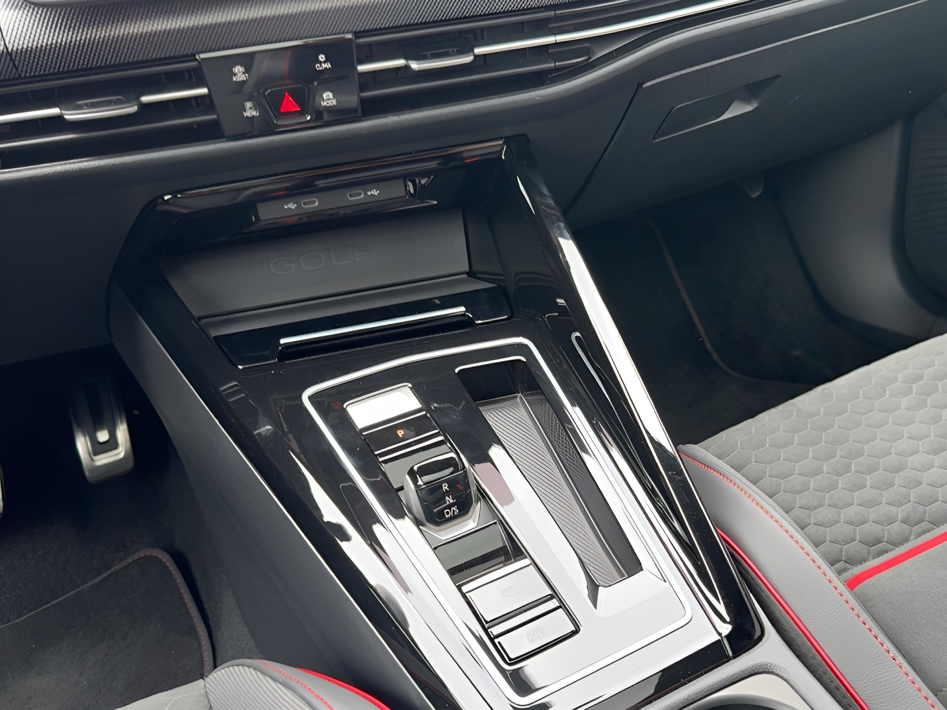 VW Golf 2.0 TSI GTI Clubsport DSG-image-13