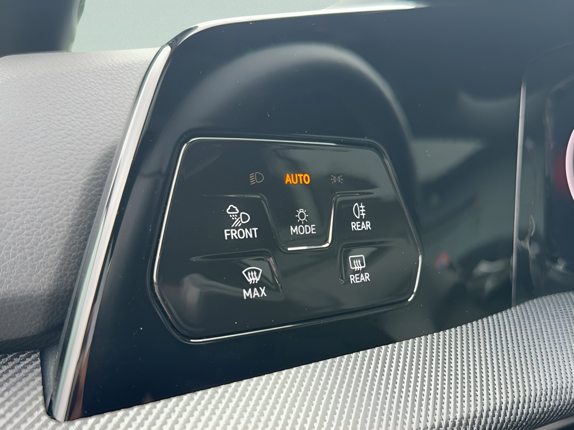 VW Golf 2.0 TSI GTI Clubsport DSG-image-16
