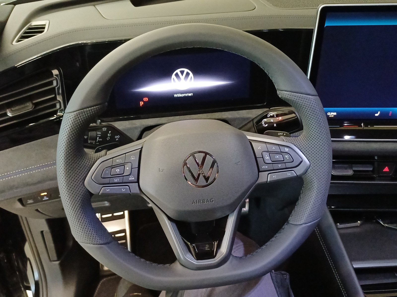 VW Tiguan 2.0 TSI DSG R-Line Plus 4Motion-image-9