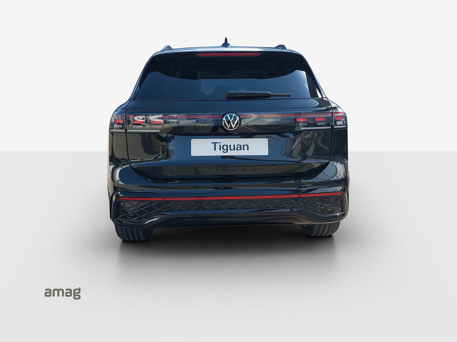 VW Tiguan 2.0 TSI DSG R-Line Plus 4Motion-image-3