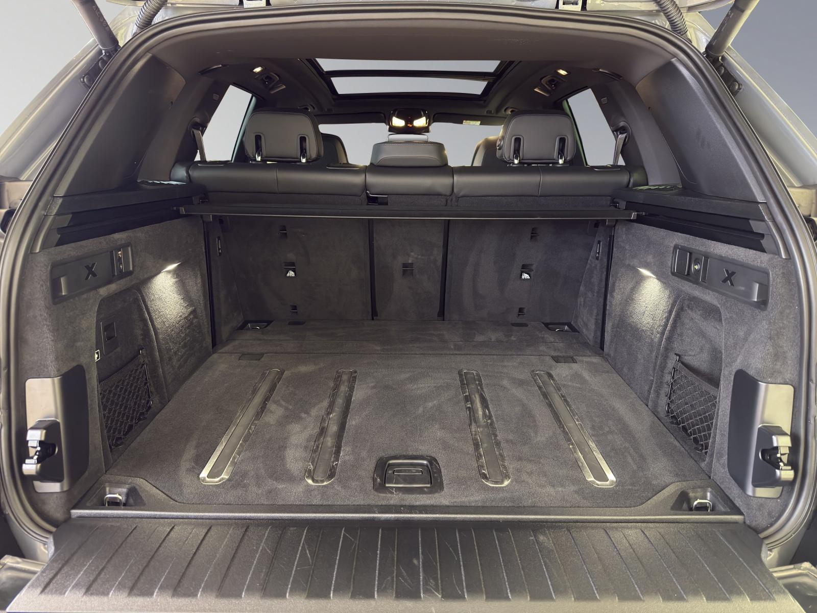 BMW X5 M60i xDrive-image-17