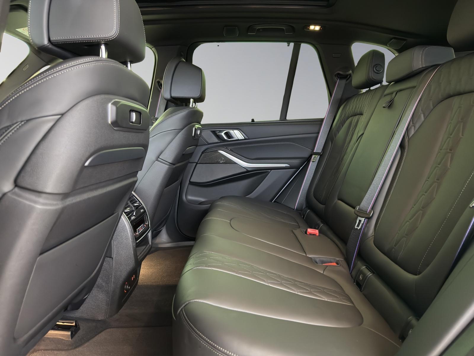 BMW X5 M60i xDrive-image-15