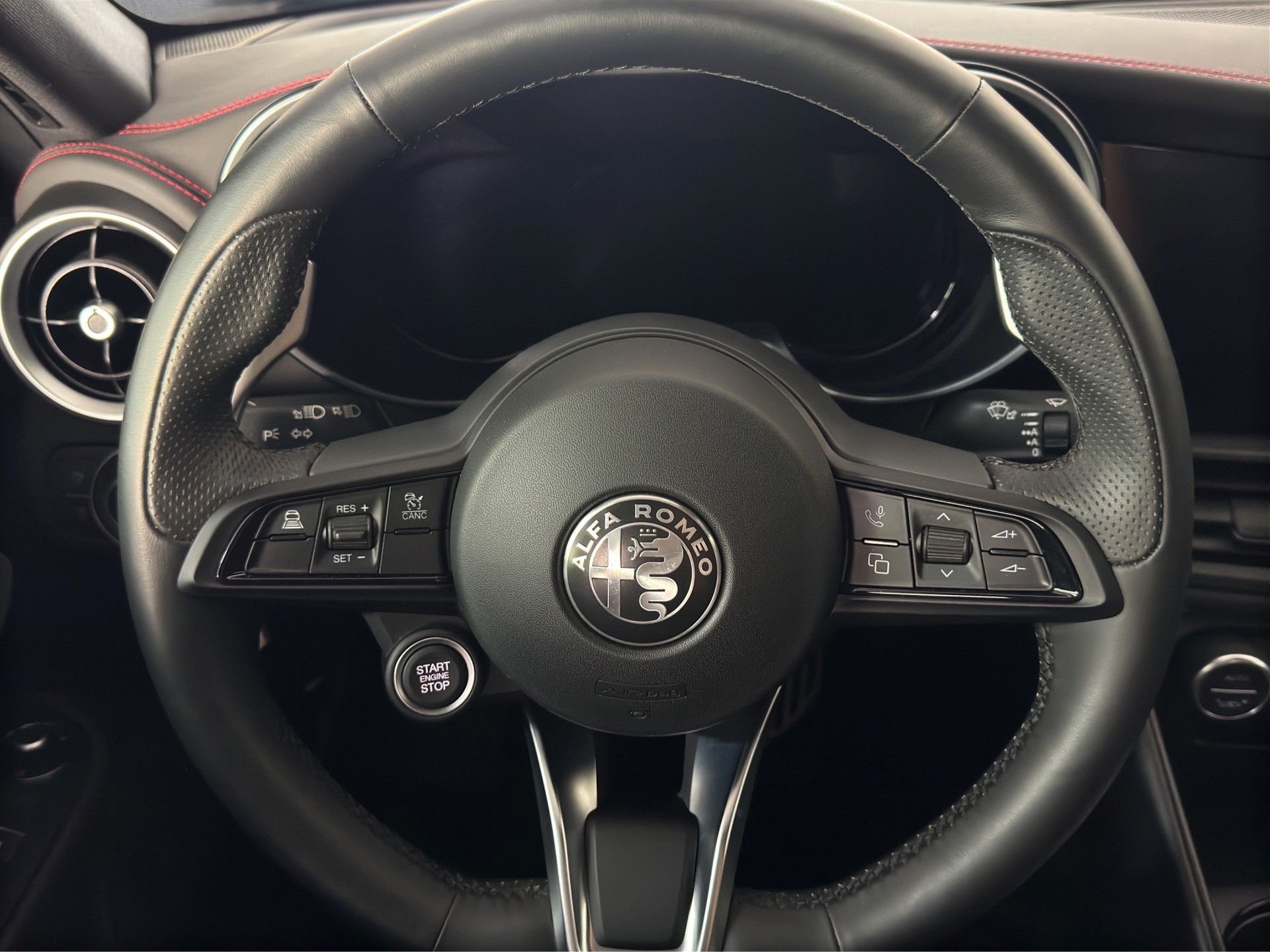 ALFA ROMEO Giulia 2.0 Tributo Italiano Q4 AT8-image-14