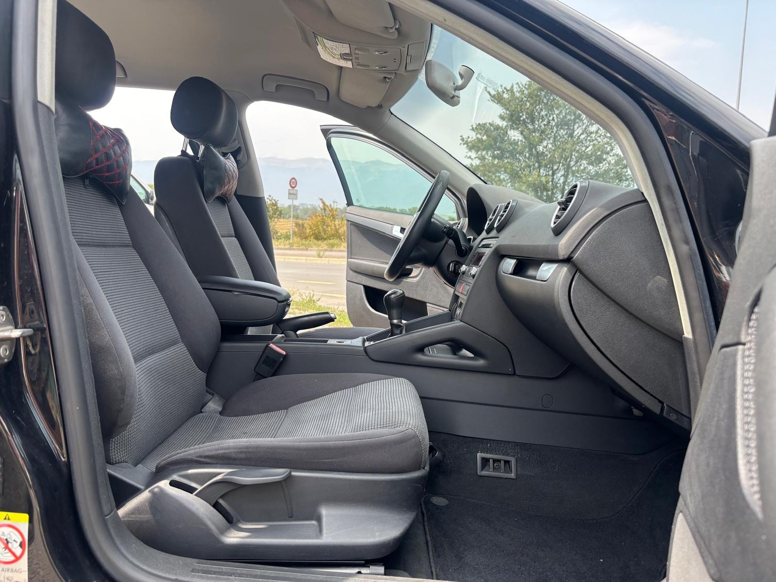 AUDI A3 Sportback 2.0 TDI Ambition-image-14