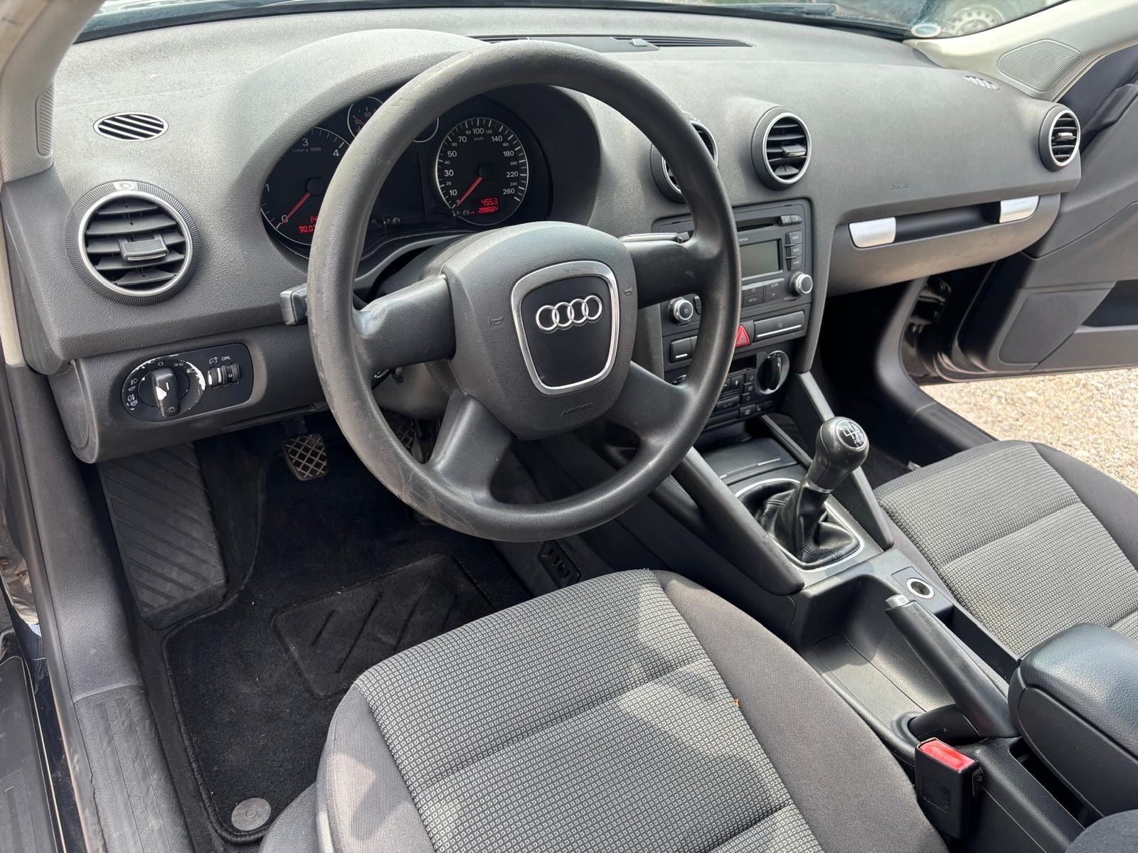 AUDI A3 Sportback 2.0 TDI Ambition-image-7