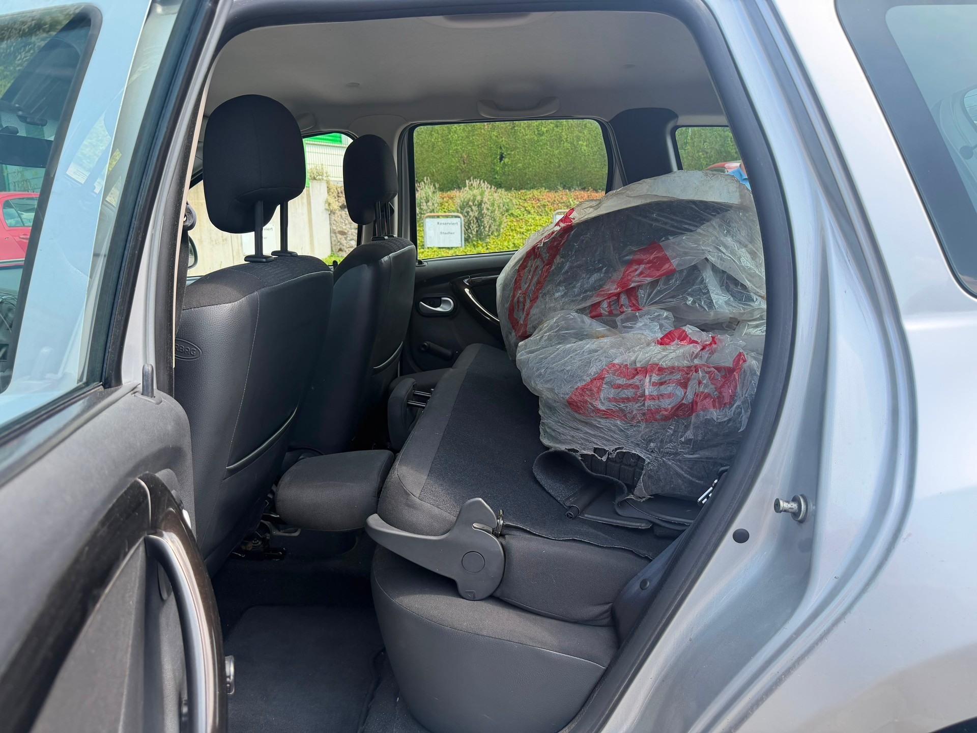 DACIA Duster 1.5 dCi Lauréate 4x4-image-4