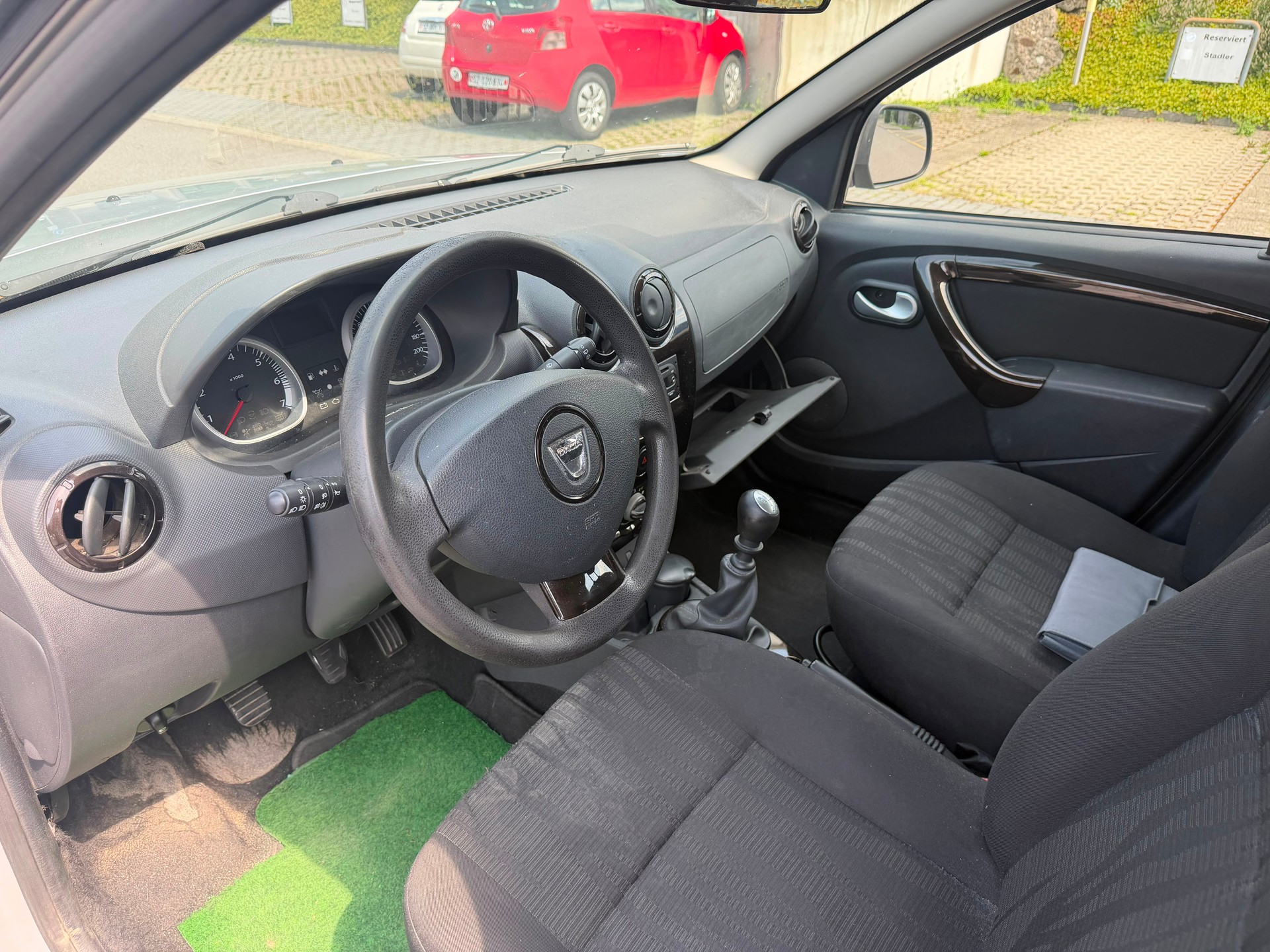 DACIA Duster 1.5 dCi Lauréate 4x4-image-5