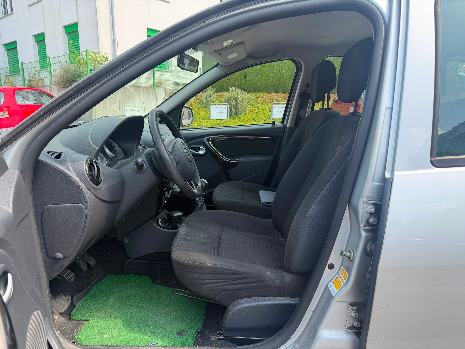 DACIA Duster 1.5 dCi Lauréate 4x4-image-6