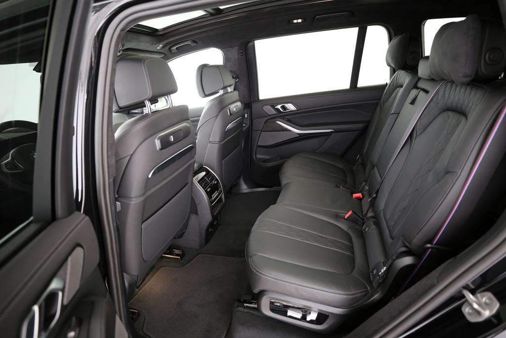 BMW X7 40d xDrive-image-16