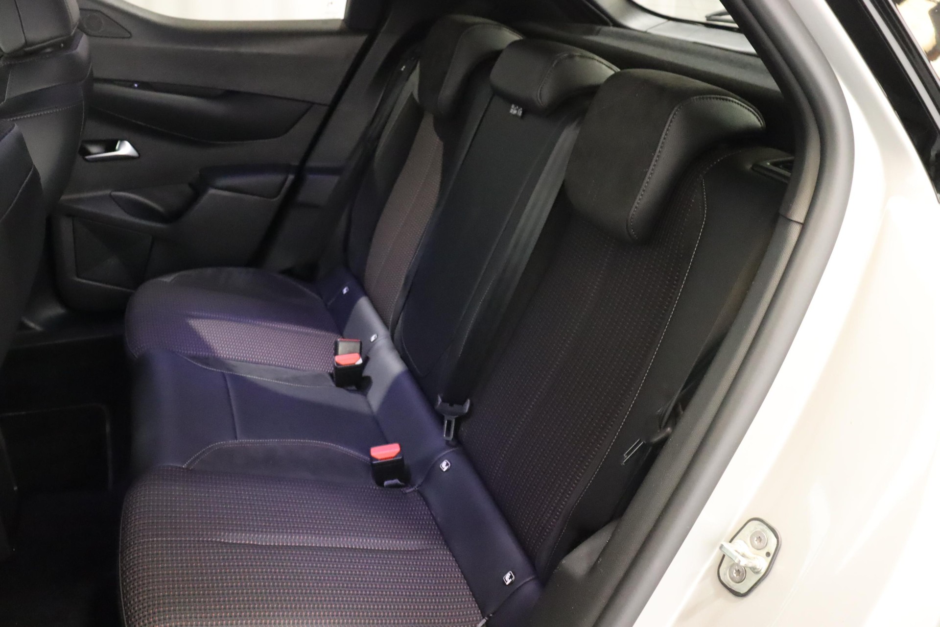 DS AUTOMOBILES 3 Crossback 1.2 PureTech 130 Ligne Noire-image-5
