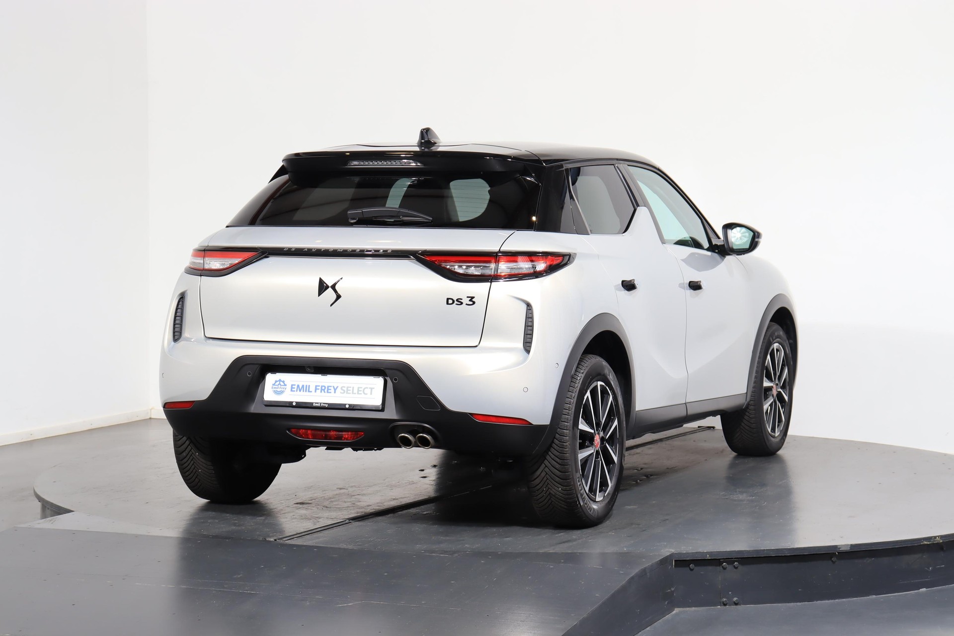 DS AUTOMOBILES 3 Crossback 1.2 PureTech 130 Ligne Noire-image-2