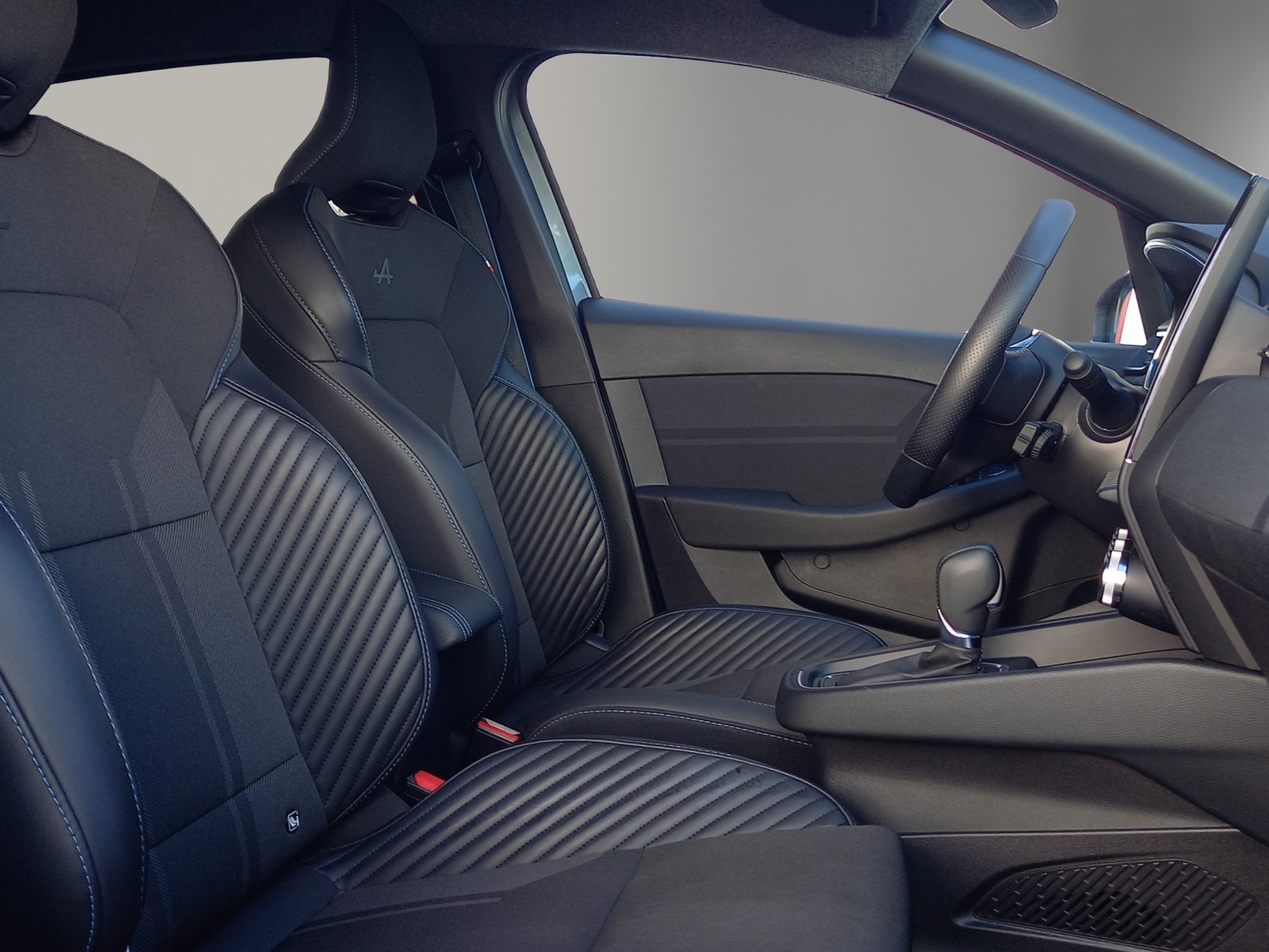 RENAULT Clio 1.6 E-Tech esprit Alpine-image-13