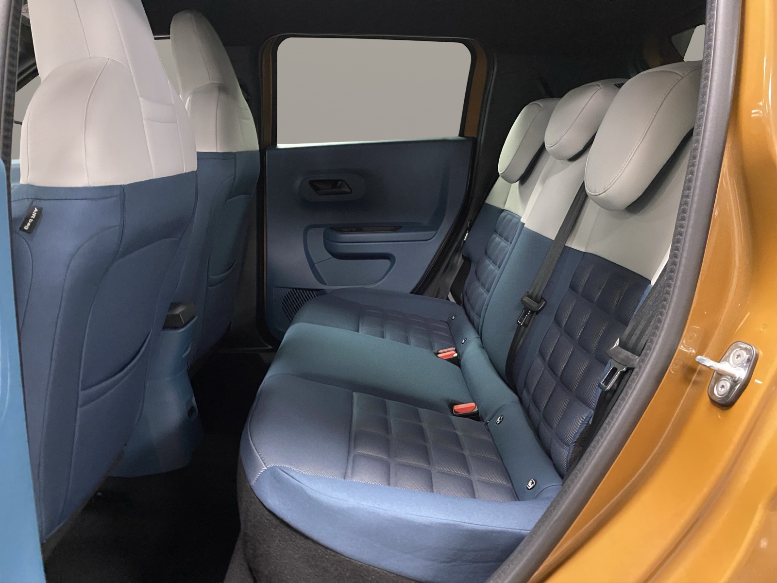 FIAT Grande Panda 1.2 Hybrid La Prima-image-13