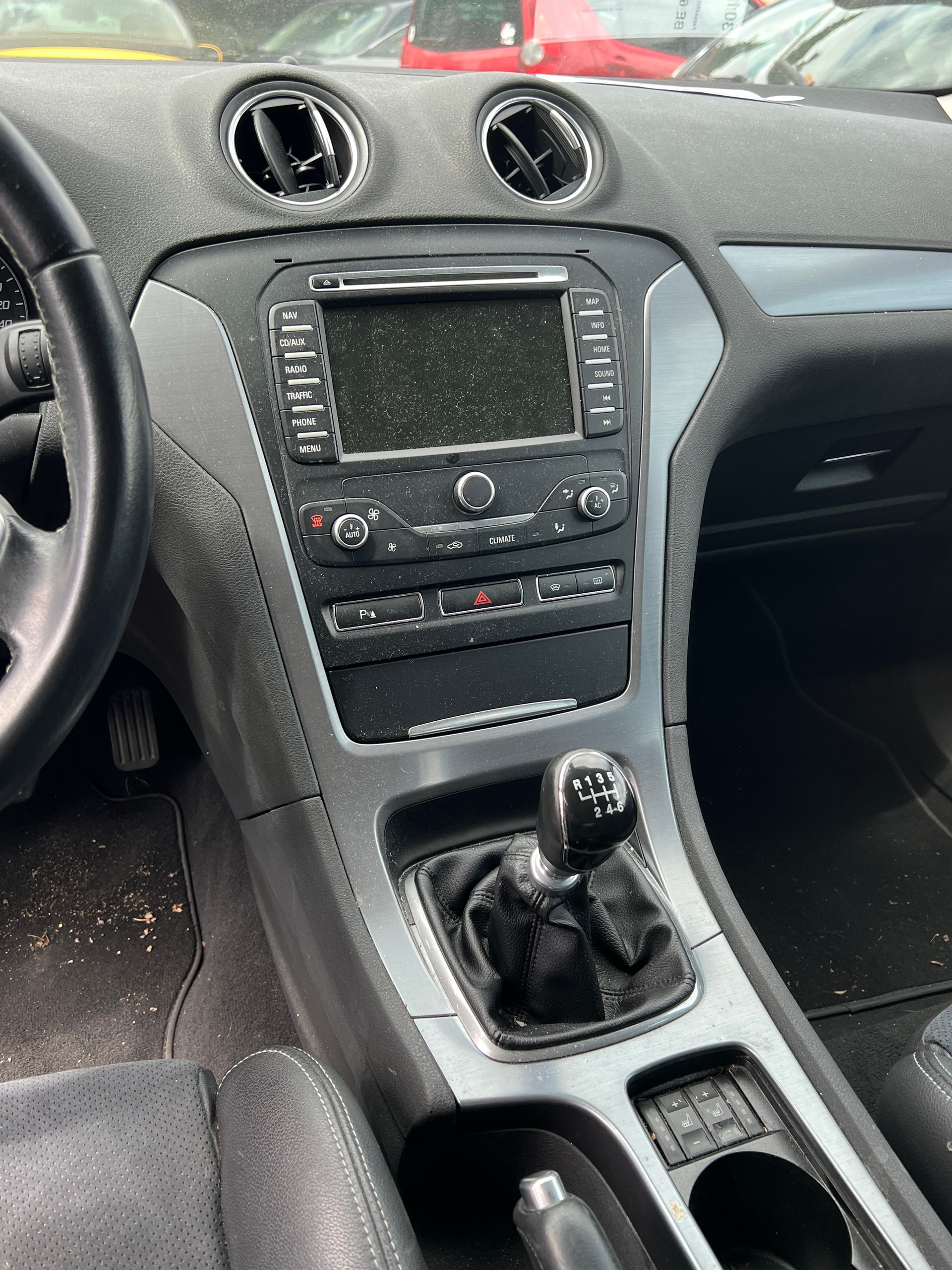 FORD Mondeo 2.0 TDCi 16V Ambiente-image-7