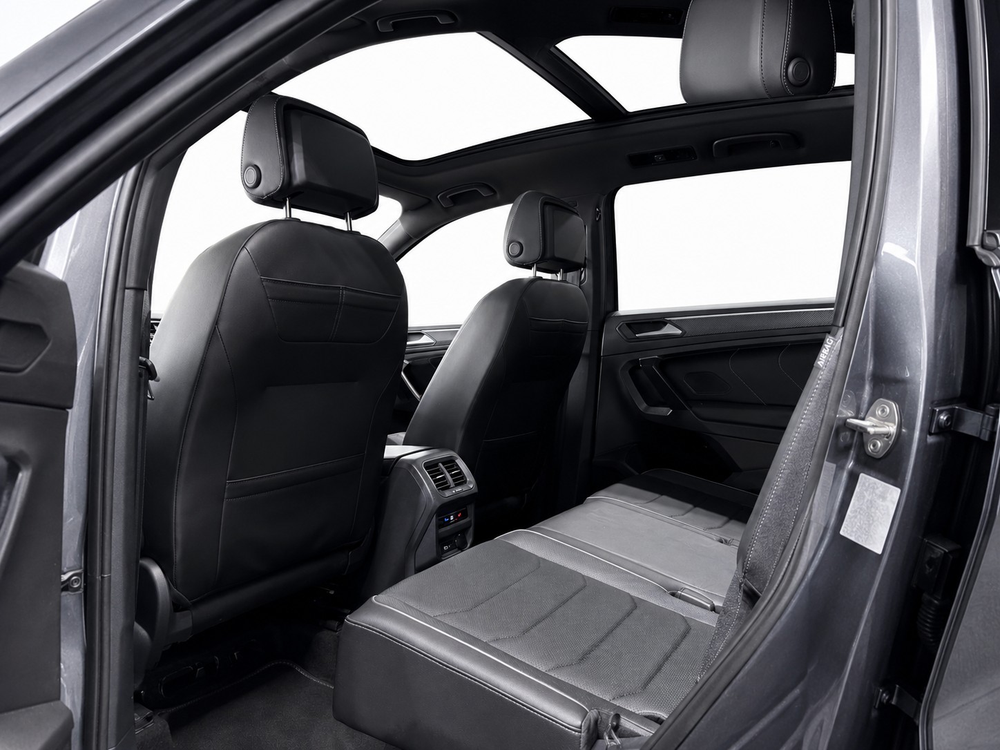 VW Tiguan Allspace 2.0TSI R-Line 4Motion DSG * 7-Plätzer * Anhängerkupplung * Black Style * Volle Austattung *-image-12