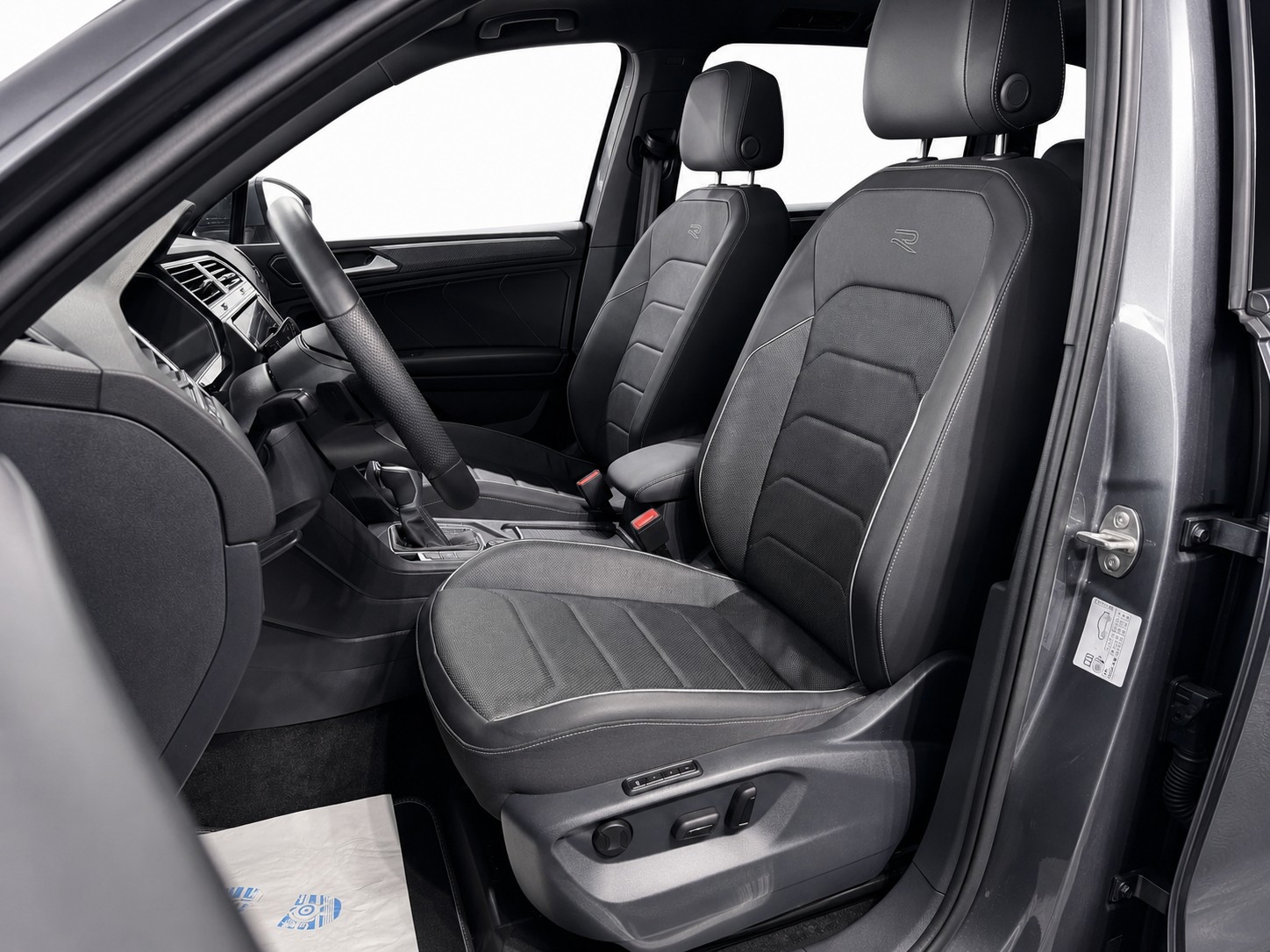 VW Tiguan Allspace 2.0TSI R-Line 4Motion DSG * 7-Plätzer * Anhängerkupplung * Black Style * Volle Austattung *-image-10