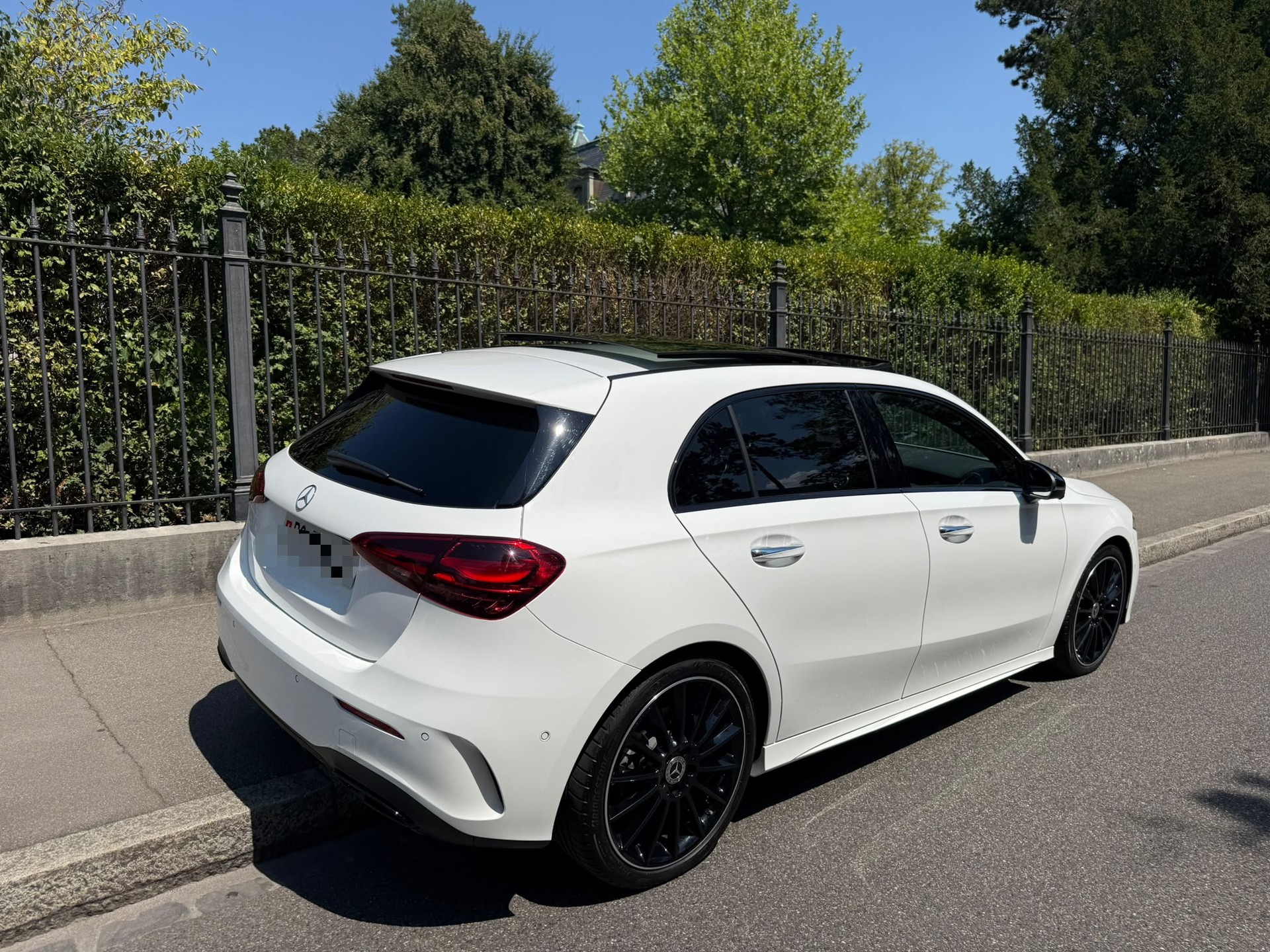 MERCEDES-BENZ AMG Line-image-2