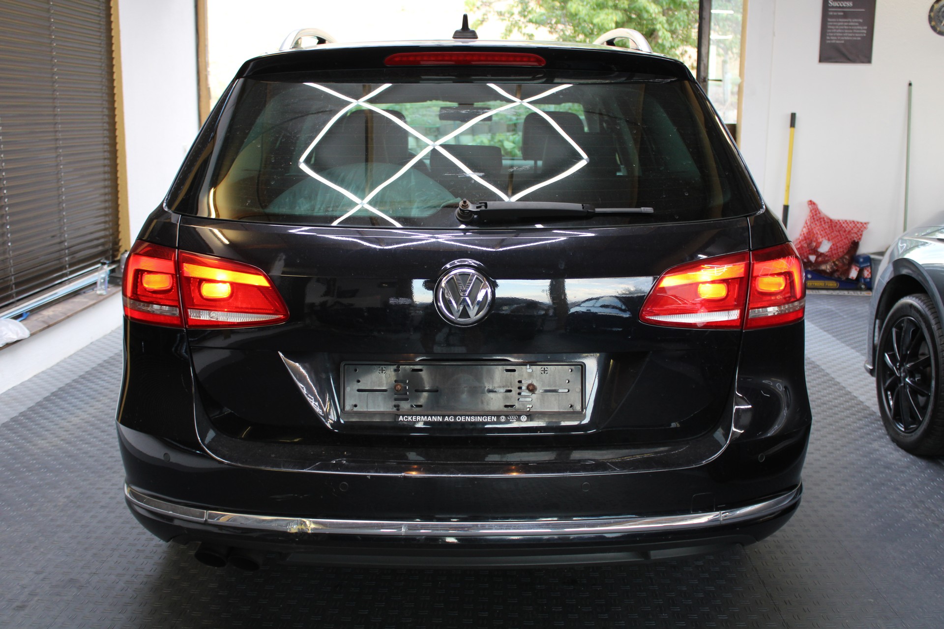VW Passat Variant 2.0 TSI Highline DSG-image-4
