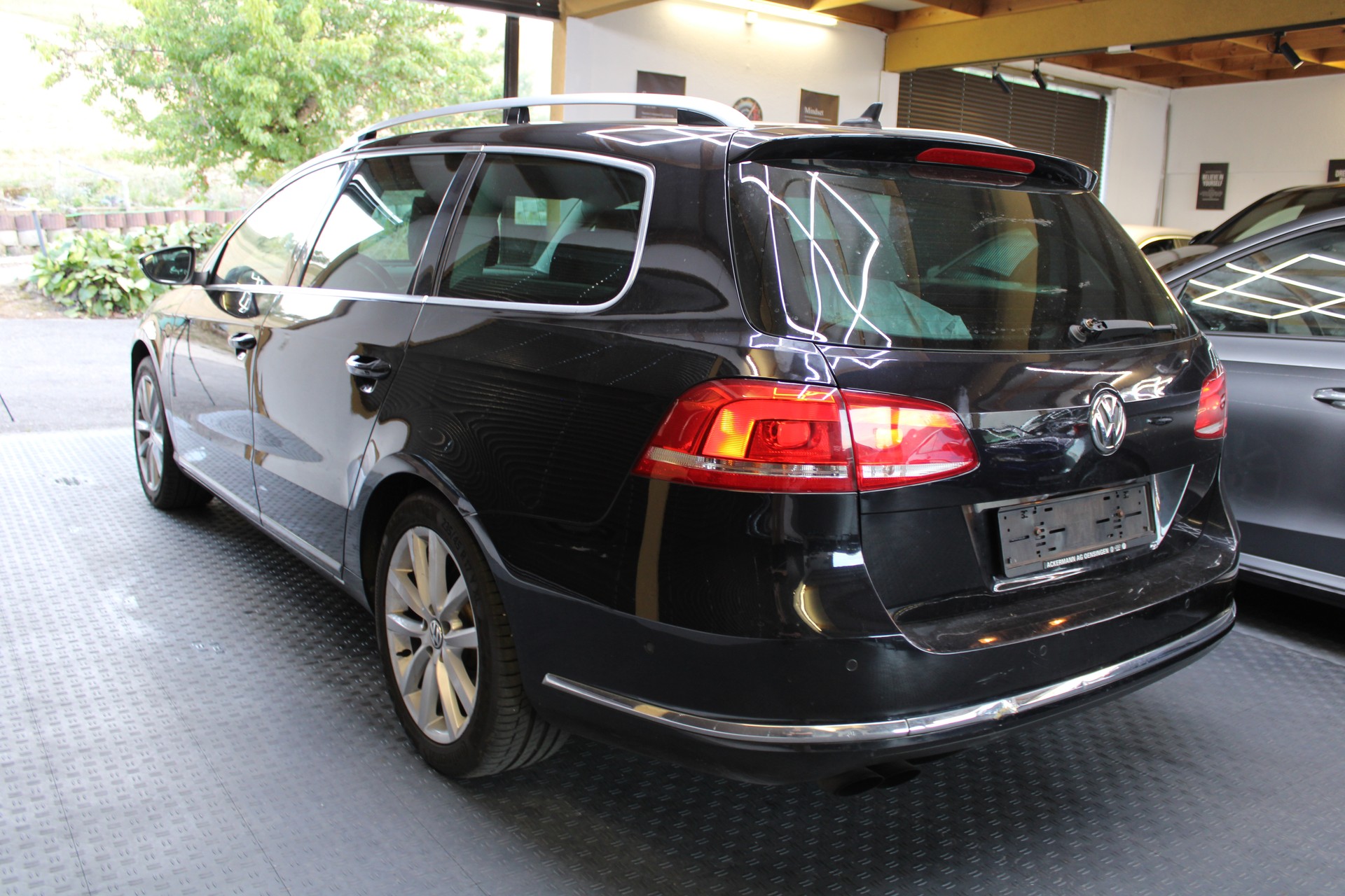 VW Passat Variant 2.0 TSI Highline DSG-image-5