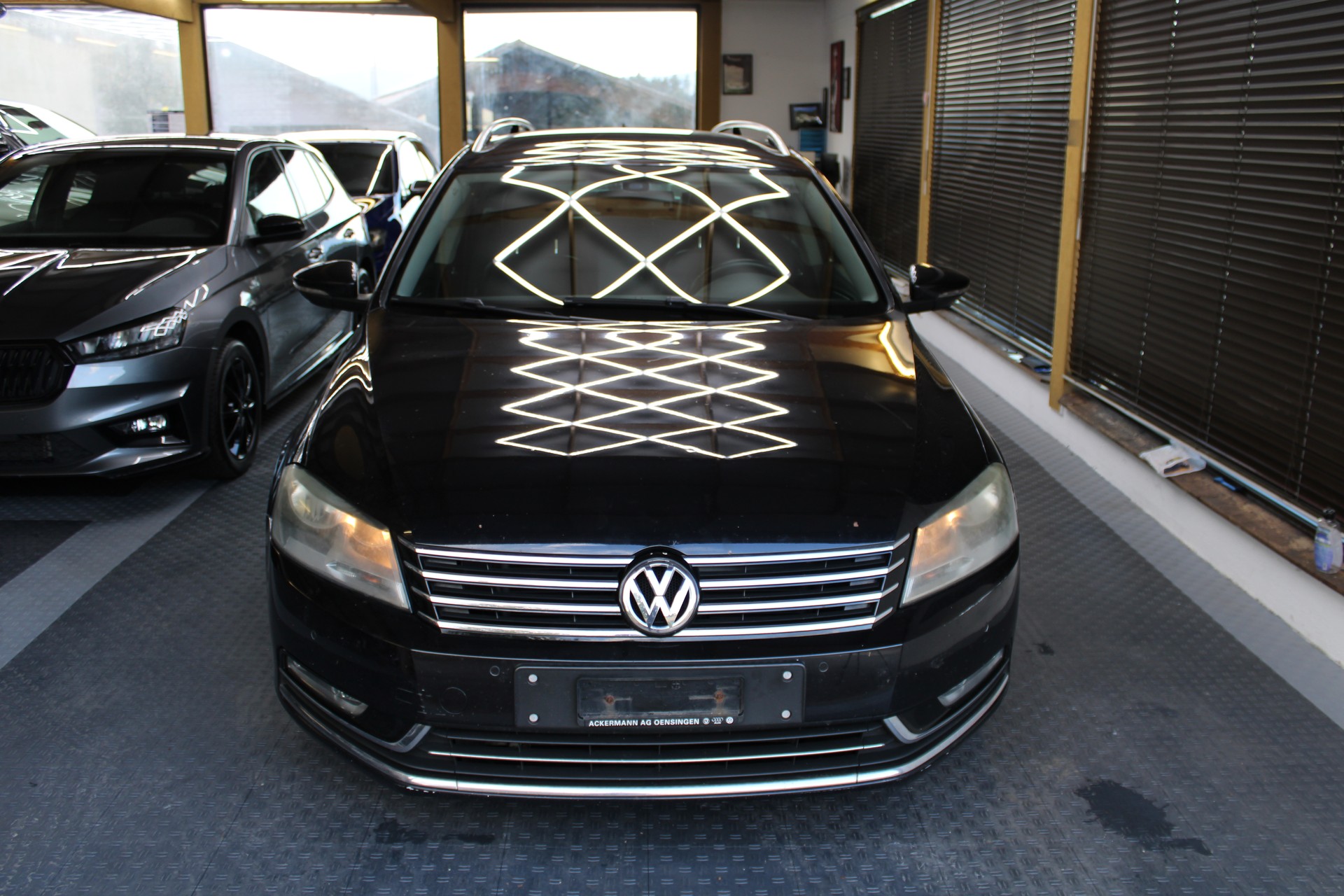 VW Passat Variant 2.0 TSI Highline DSG-image-2