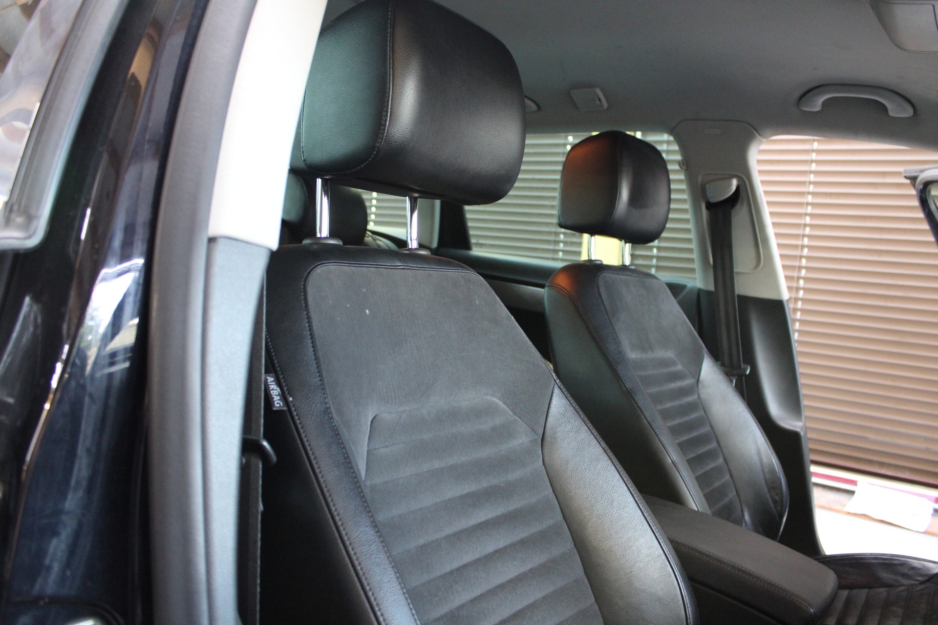 VW Passat Variant 2.0 TSI Highline DSG-image-9