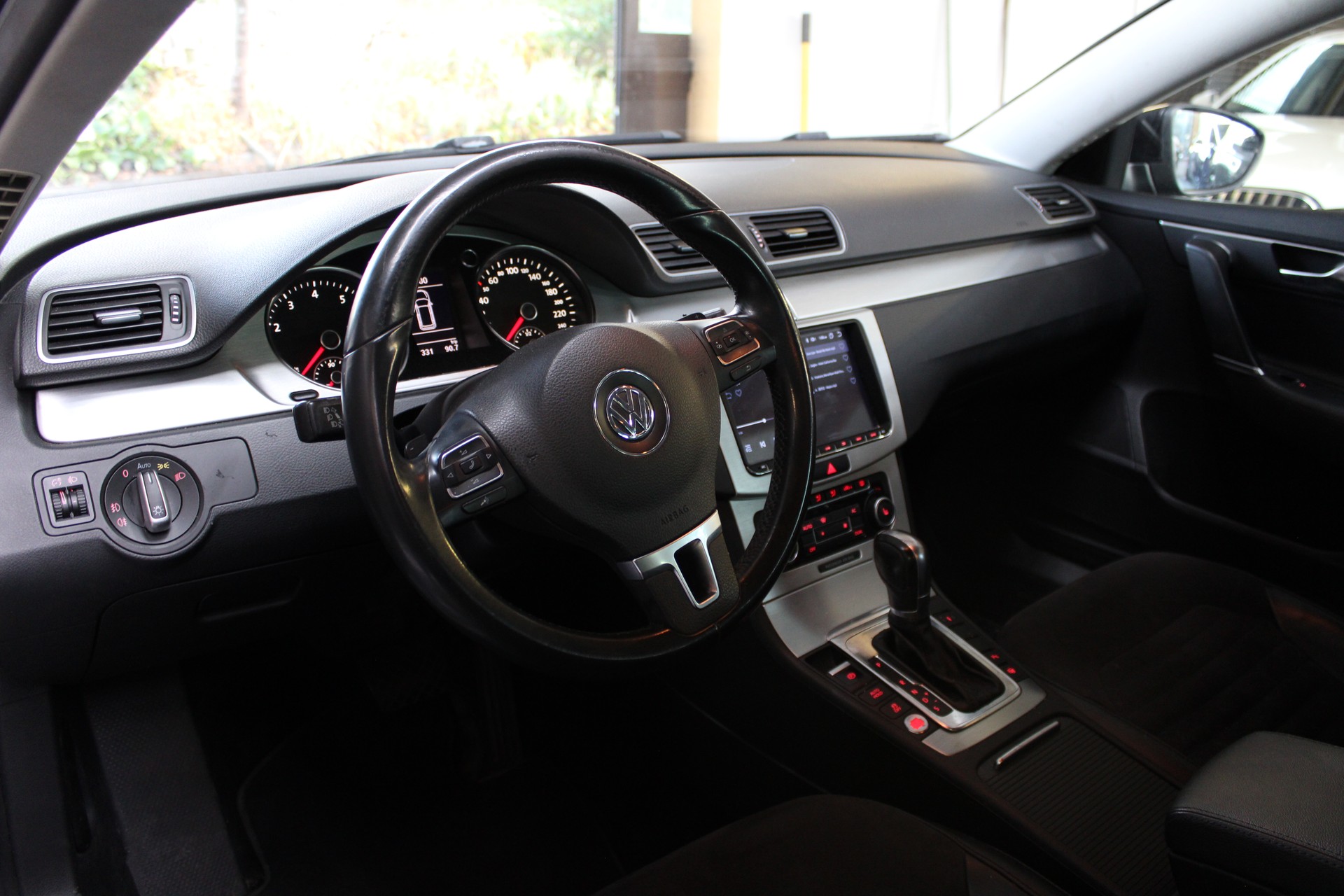 VW Passat Variant 2.0 TSI Highline DSG-image-6