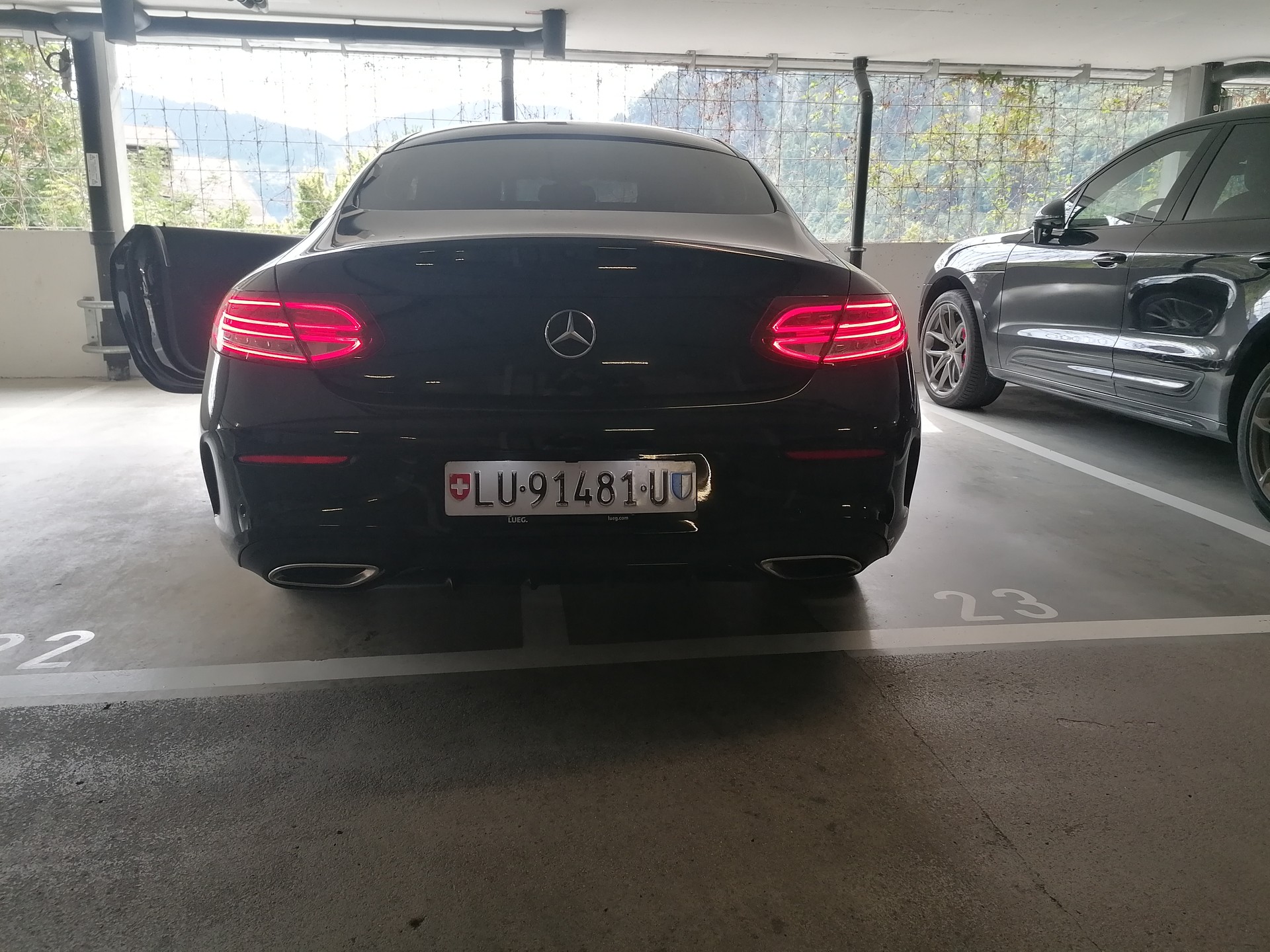 MERCEDES-BENZ C 200 AMG Line 4matic-image-1