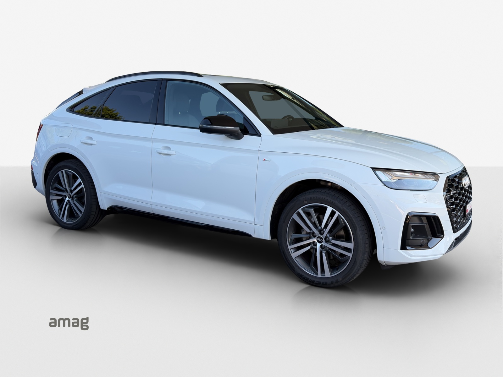 AUDI Q5 Sportback 40 TDI Blackedition quattro S-tronic-image-5