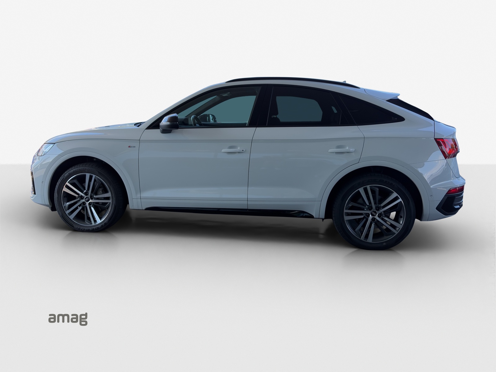 AUDI Q5 Sportback 40 TDI Blackedition quattro S-tronic-image-1