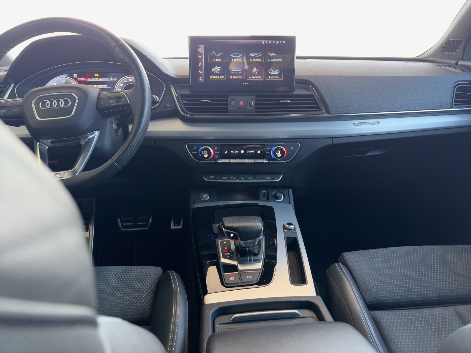 AUDI Q5 Sportback 40 TDI Blackedition quattro S-tronic-image-10