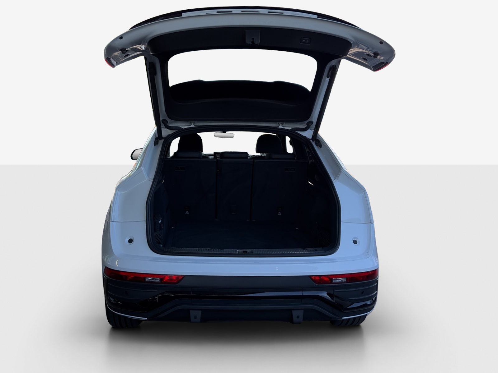 AUDI Q5 Sportback 40 TDI Blackedition quattro S-tronic-image-12