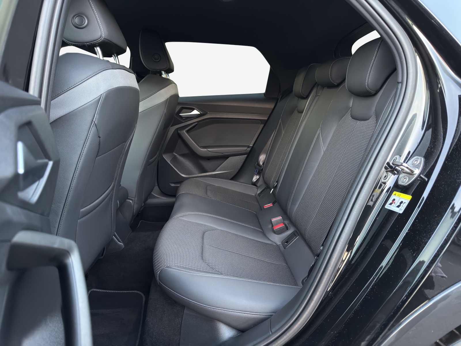 AUDI A1 allstreet 30 TFSI Attraction S-tronic-image-11