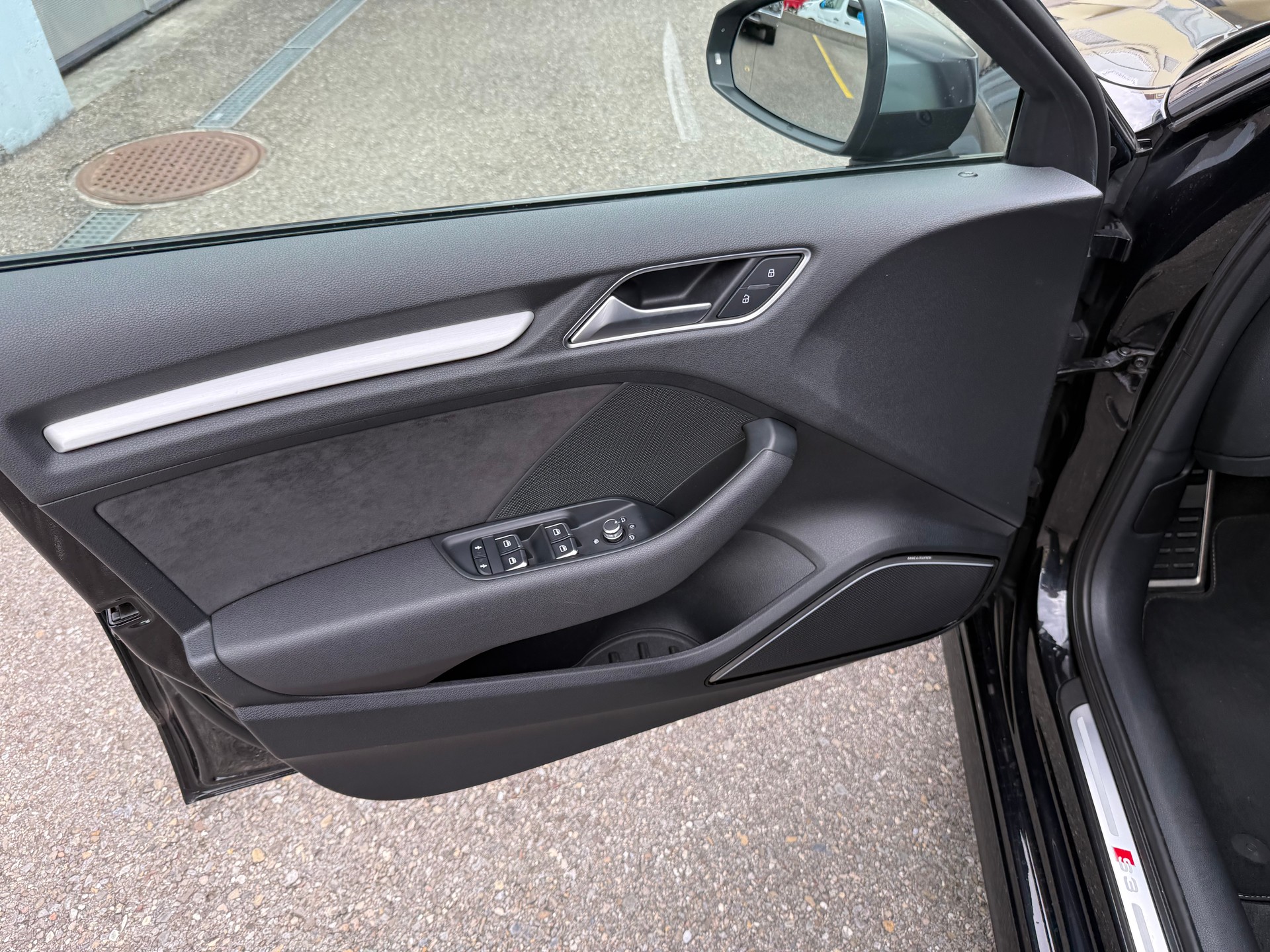 AUDI S3 Sportback 2.0 TFSI quattro S-tronic-image-20