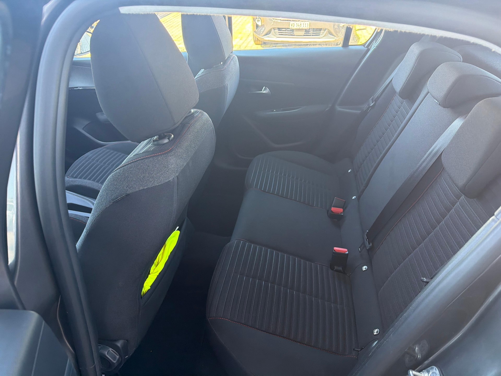 PEUGEOT 208 1.2 PureTech 100 Active Pack-image-10