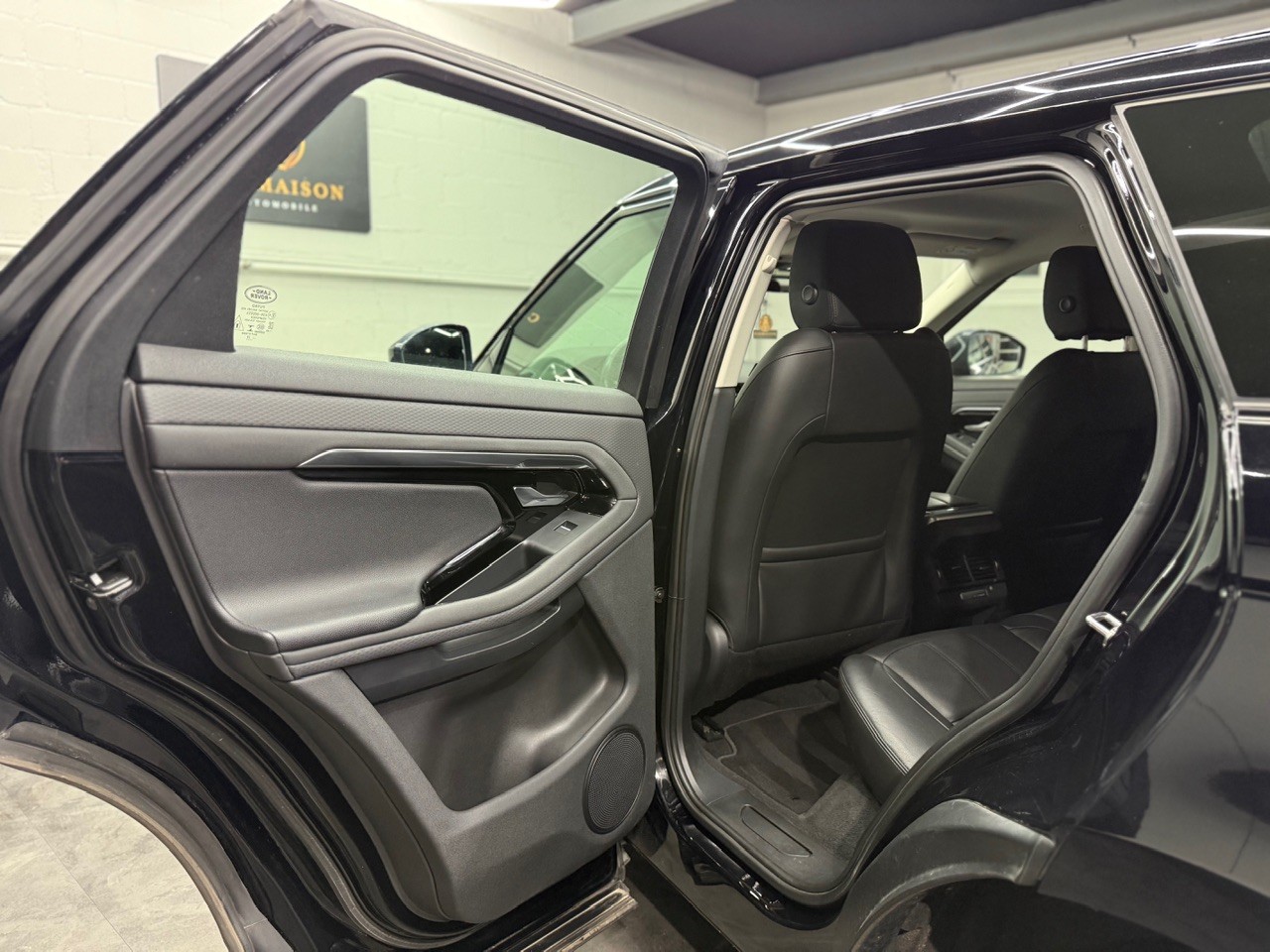 LAND ROVER Range Rover Evoque R-Dynamic D 180 S AT9-image-14