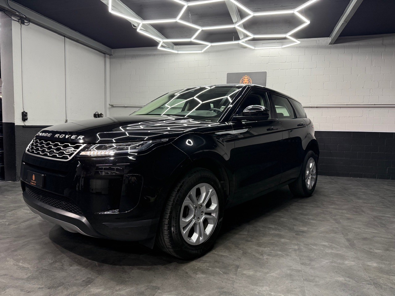 LAND ROVER Range Rover Evoque R-Dynamic D 180 S AT9-image-2