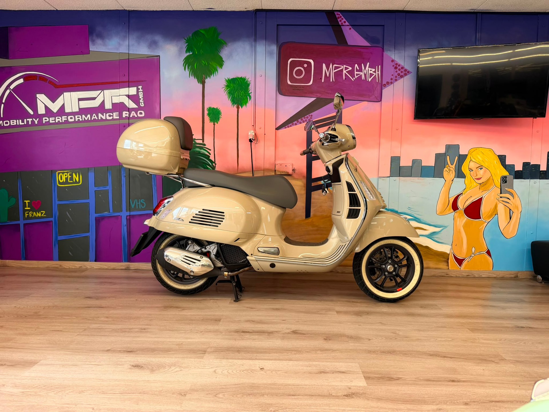PIAGGIO Vespa GTS 125 ABS