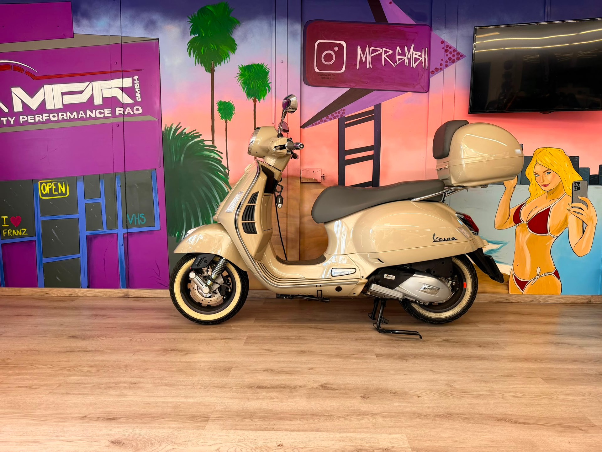 PIAGGIO Vespa GTS 125 ABS-showroom-element-3