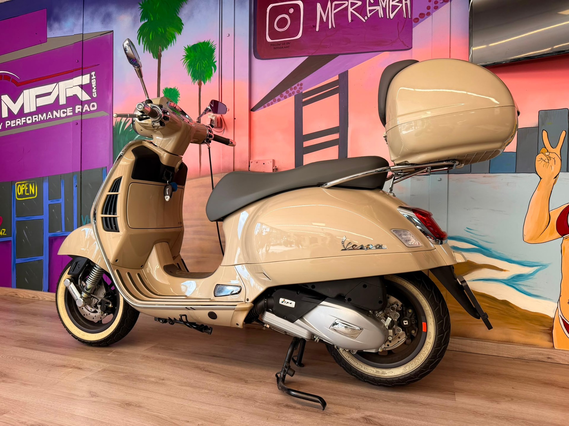 PIAGGIO Vespa GTS 125 ABS-showroom-element-2