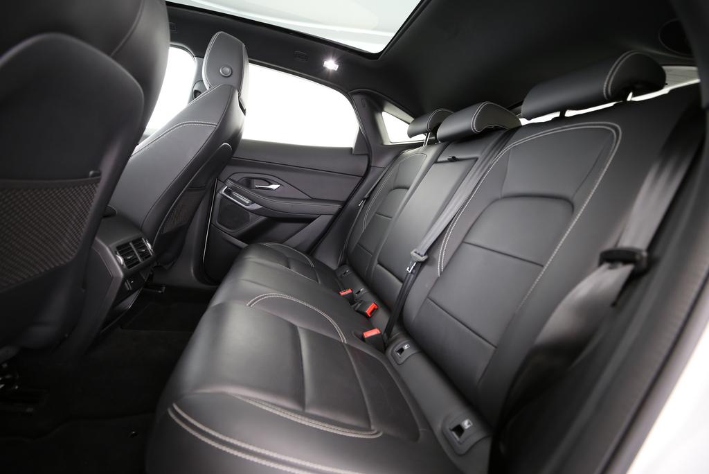 JAGUAR E-Pace 1.5 T 300e R-Dynamic S AWD-image-8